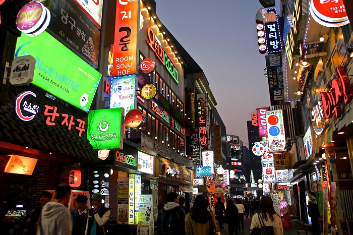 Myeongdong - khu mua sắm bậc nhất Seoul